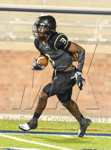 Thumbnail 2 in Wylie vs South Oak Cliff (UIL 4A Regional Playoff) photogallery.