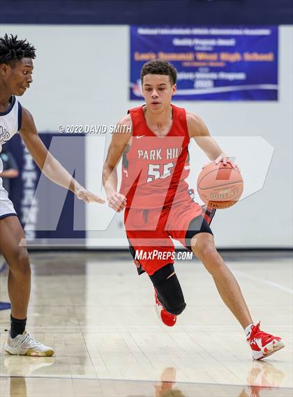 Thumbnail 3 in Park Hill vs Lee's Summit West - 810 Varsity Showcase photogallery.