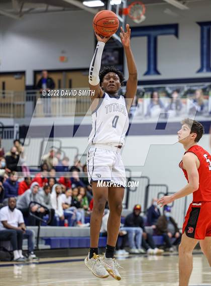 Thumbnail 1 in Park Hill vs Lee's Summit West - 810 Varsity Showcase photogallery.