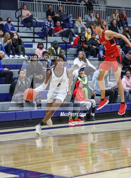 Thumbnail 3 in Park Hill vs Lee's Summit West - 810 Varsity Showcase photogallery.