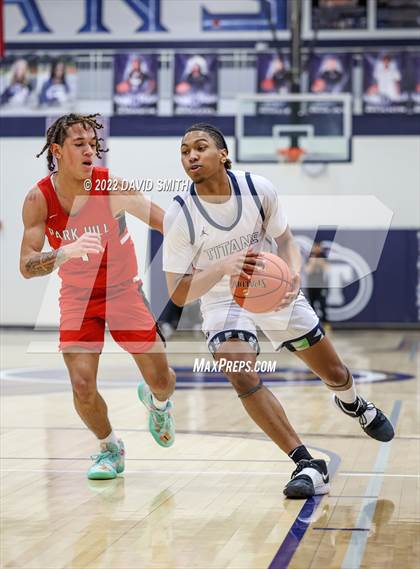Thumbnail 3 in Park Hill vs Lee's Summit West - 810 Varsity Showcase photogallery.