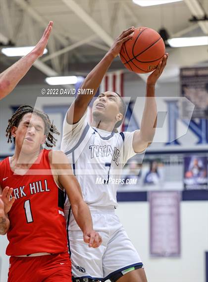 Thumbnail 1 in Park Hill vs Lee's Summit West - 810 Varsity Showcase photogallery.