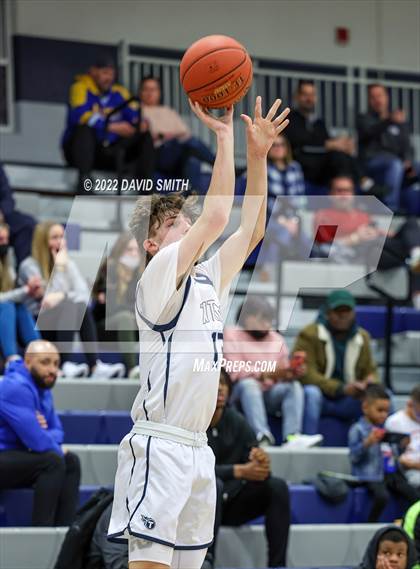 Thumbnail 3 in Park Hill vs Lee's Summit West - 810 Varsity Showcase photogallery.