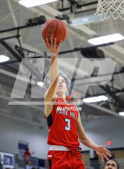 Thumbnail 3 in Park Hill vs Lee's Summit West - 810 Varsity Showcase photogallery.