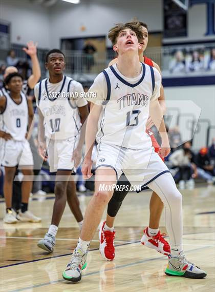 Thumbnail 3 in Park Hill vs Lee's Summit West - 810 Varsity Showcase photogallery.