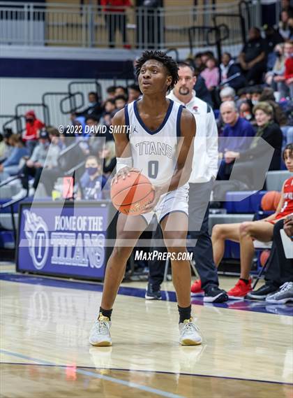 Thumbnail 1 in Park Hill vs Lee's Summit West - 810 Varsity Showcase photogallery.