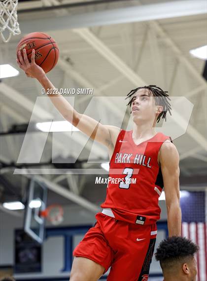Thumbnail 1 in Park Hill vs Lee's Summit West - 810 Varsity Showcase photogallery.
