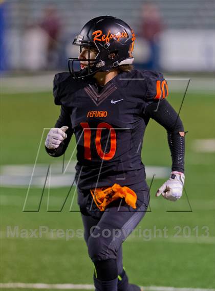 Thumbnail 3 in East Bernard vs. Refugio (UIL 2A Semifinal playoffs) photogallery.