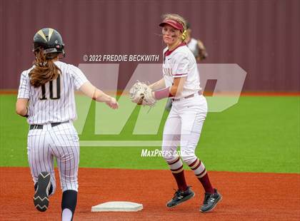 Thumbnail 2 in Whitesboro vs. Whitewright (UIL 3A Area Playoff) photogallery.