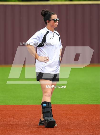 Thumbnail 3 in Whitesboro vs. Whitewright (UIL 3A Area Playoff) photogallery.