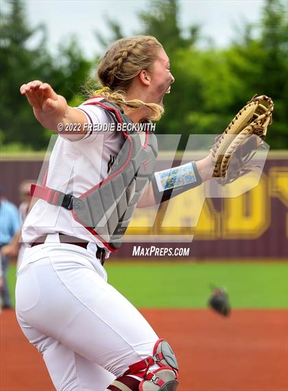 Thumbnail 3 in Whitesboro vs. Whitewright (UIL 3A Area Playoff) photogallery.