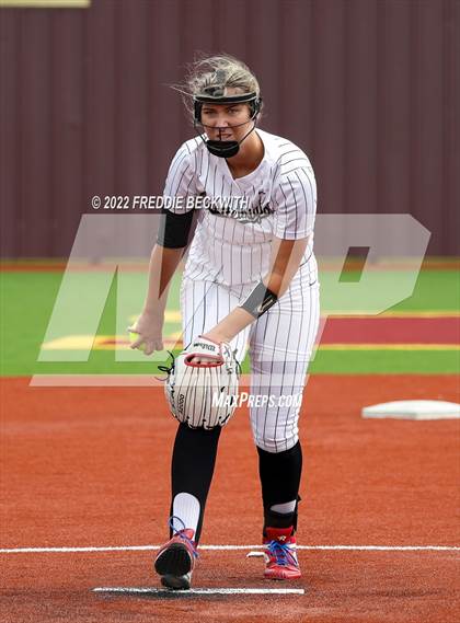 Thumbnail 2 in Whitesboro vs. Whitewright (UIL 3A Area Playoff) photogallery.