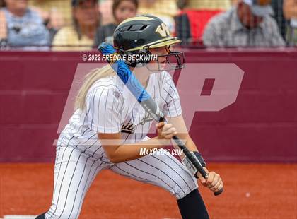Thumbnail 2 in Whitesboro vs. Whitewright (UIL 3A Area Playoff) photogallery.