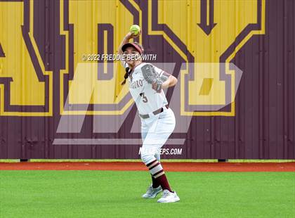 Thumbnail 1 in Whitesboro vs. Whitewright (UIL 3A Area Playoff) photogallery.
