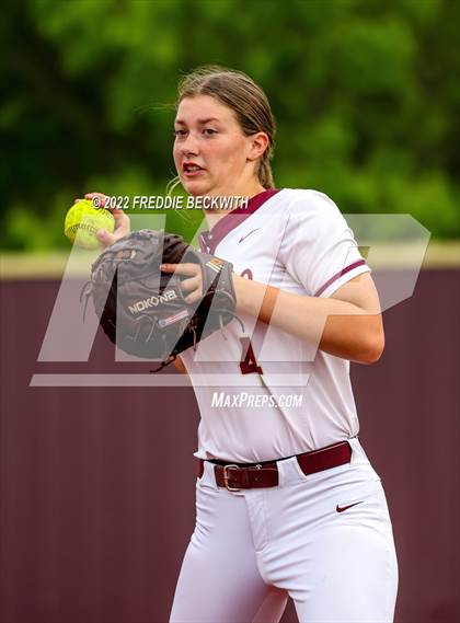 Thumbnail 2 in Whitesboro vs. Whitewright (UIL 3A Area Playoff) photogallery.