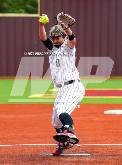 Thumbnail 2 in Whitesboro vs. Whitewright (UIL 3A Area Playoff) photogallery.