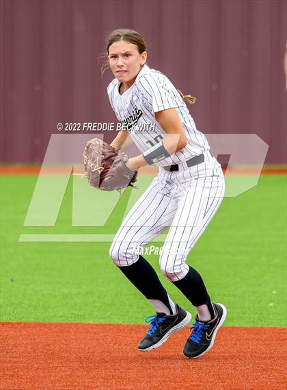 Thumbnail 3 in Whitesboro vs. Whitewright (UIL 3A Area Playoff) photogallery.