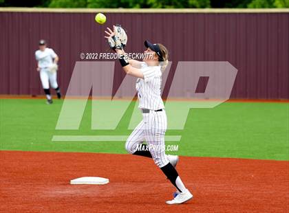 Thumbnail 3 in Whitesboro vs. Whitewright (UIL 3A Area Playoff) photogallery.