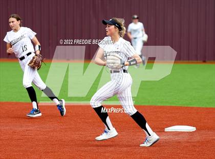 Thumbnail 2 in Whitesboro vs. Whitewright (UIL 3A Area Playoff) photogallery.