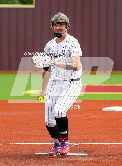 Thumbnail 3 in Whitesboro vs. Whitewright (UIL 3A Area Playoff) photogallery.