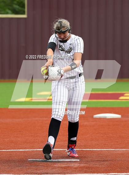 Thumbnail 1 in Whitesboro vs. Whitewright (UIL 3A Area Playoff) photogallery.