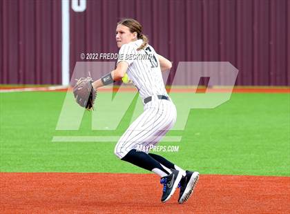 Thumbnail 2 in Whitesboro vs. Whitewright (UIL 3A Area Playoff) photogallery.