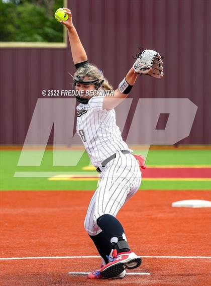 Thumbnail 1 in Whitesboro vs. Whitewright (UIL 3A Area Playoff) photogallery.