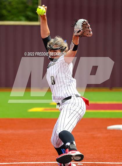 Thumbnail 2 in Whitesboro vs. Whitewright (UIL 3A Area Playoff) photogallery.