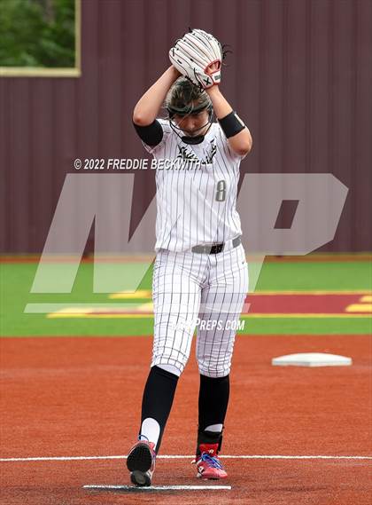 Thumbnail 3 in Whitesboro vs. Whitewright (UIL 3A Area Playoff) photogallery.