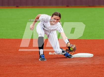 Thumbnail 1 in Whitesboro vs. Whitewright (UIL 3A Area Playoff) photogallery.