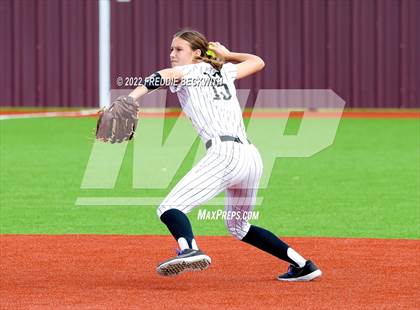 Thumbnail 3 in Whitesboro vs. Whitewright (UIL 3A Area Playoff) photogallery.