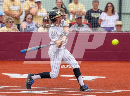 Thumbnail 3 in Whitesboro vs. Whitewright (UIL 3A Area Playoff) photogallery.