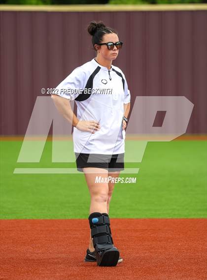 Thumbnail 1 in Whitesboro vs. Whitewright (UIL 3A Area Playoff) photogallery.