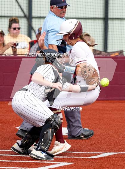 Thumbnail 3 in Whitesboro vs. Whitewright (UIL 3A Area Playoff) photogallery.