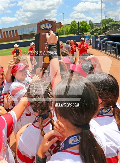 Thumbnail 2 in Neshannock vs. Conwell-Egan Catholic (PIAA 2A Championship) photogallery.