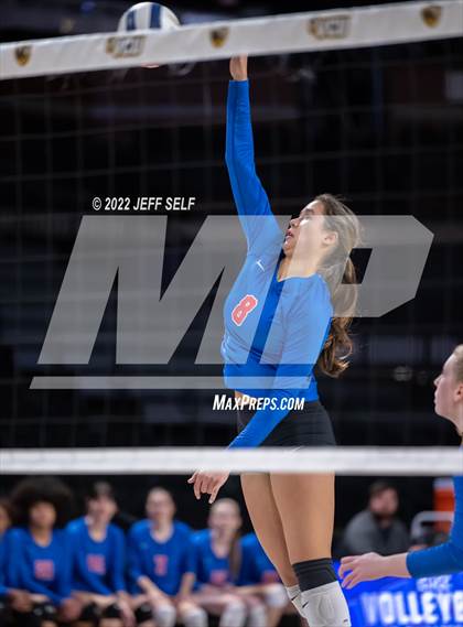 Thumbnail 1 in Charles J. Colgan vs. Alexandria City (VHSL Class 6 Final) photogallery.