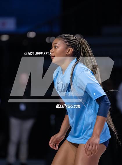 Thumbnail 2 in Charles J. Colgan vs. Alexandria City (VHSL Class 6 Final) photogallery.