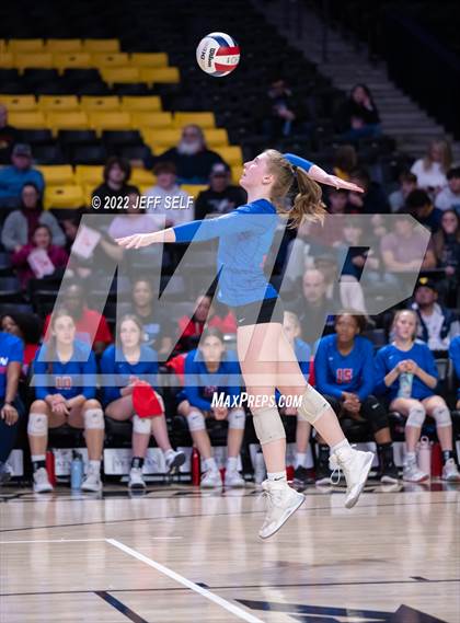 Thumbnail 2 in Charles J. Colgan vs. Alexandria City (VHSL Class 6 Final) photogallery.