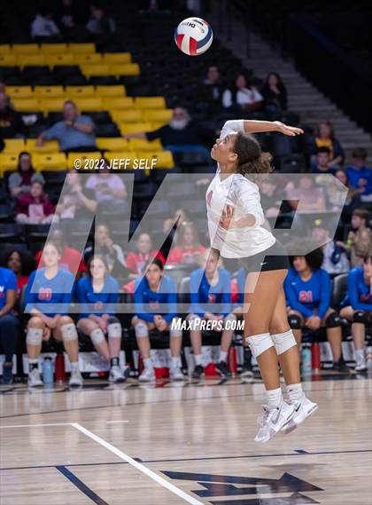 Thumbnail 2 in Charles J. Colgan vs. Alexandria City (VHSL Class 6 Final) photogallery.