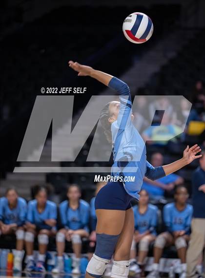 Thumbnail 3 in Charles J. Colgan vs. Alexandria City (VHSL Class 6 Final) photogallery.