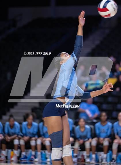 Thumbnail 2 in Charles J. Colgan vs. Alexandria City (VHSL Class 6 Final) photogallery.