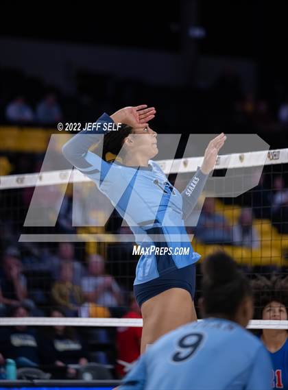 Thumbnail 2 in Charles J. Colgan vs. Alexandria City (VHSL Class 6 Final) photogallery.