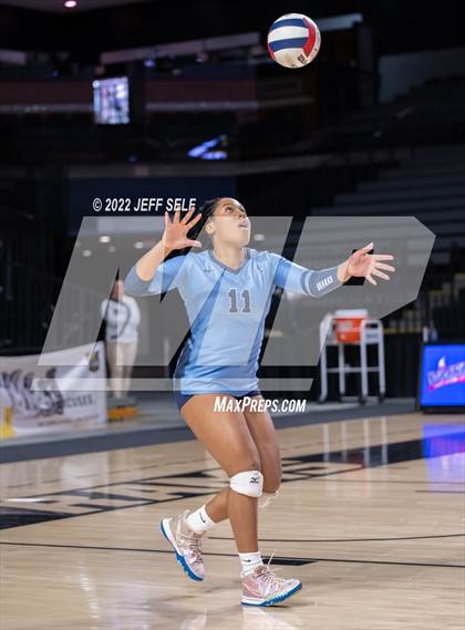 Thumbnail 2 in Charles J. Colgan vs. Alexandria City (VHSL Class 6 Final) photogallery.