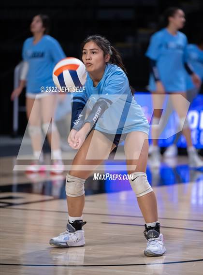 Thumbnail 3 in Charles J. Colgan vs. Alexandria City (VHSL Class 6 Final) photogallery.