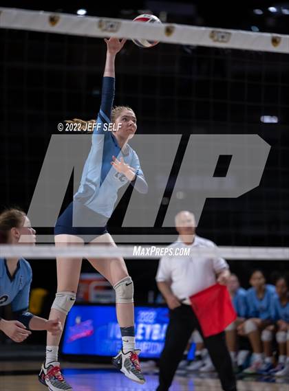 Thumbnail 3 in Charles J. Colgan vs. Alexandria City (VHSL Class 6 Final) photogallery.