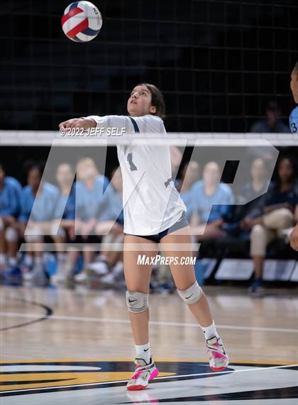 Thumbnail 2 in Charles J. Colgan vs. Alexandria City (VHSL Class 6 Final) photogallery.