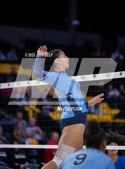 Thumbnail 3 in Charles J. Colgan vs. Alexandria City (VHSL Class 6 Final) photogallery.