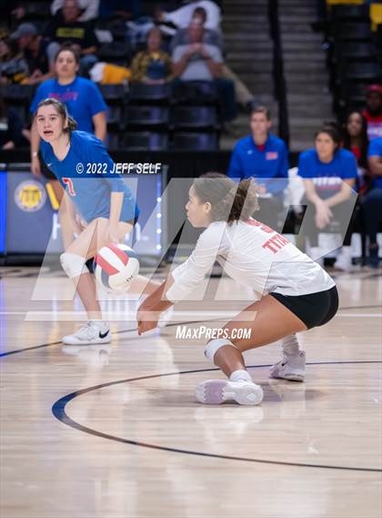 Thumbnail 3 in Charles J. Colgan vs. Alexandria City (VHSL Class 6 Final) photogallery.