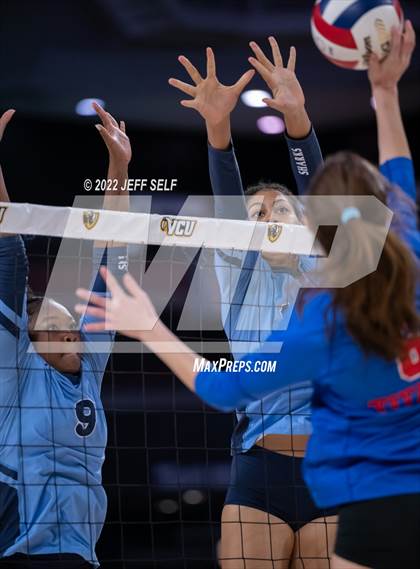 Thumbnail 1 in Charles J. Colgan vs. Alexandria City (VHSL Class 6 Final) photogallery.