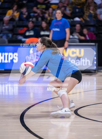 Thumbnail 2 in Charles J. Colgan vs. Alexandria City (VHSL Class 6 Final) photogallery.